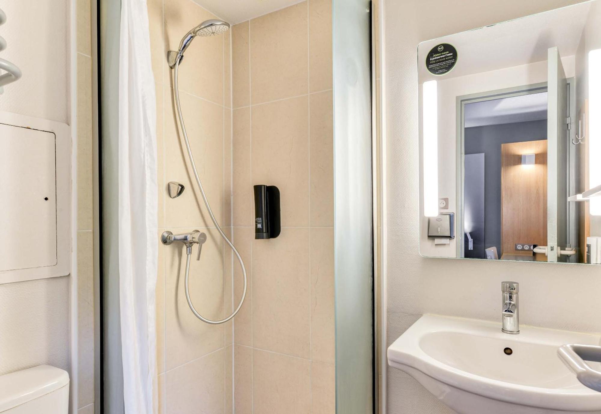 B&B Hotel Narbonne 1 Екстер'єр фото